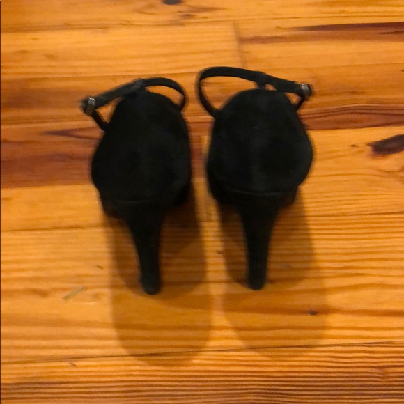 BCBG Women’s black suede heels - size 7.5 - Picture 3 of 8
